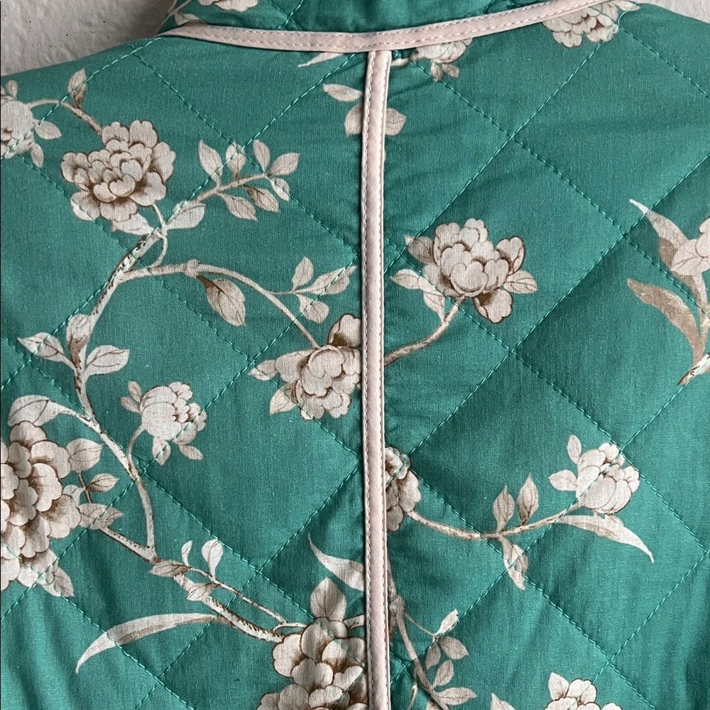 Like New! 7 For All Mankind Floral Quilted Jacket in Size M - Picture 9 of 16